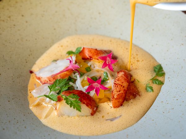 Sunset dining experience with romantic ambiance