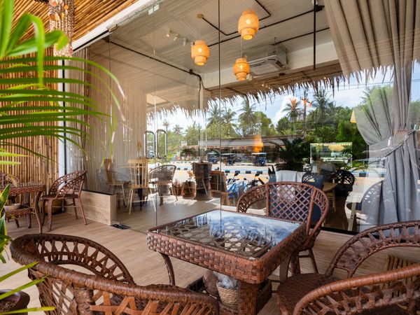 Professional beverage photography with garnish details